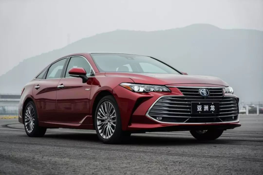 亚洲龙领衔，全球卖出1500万台，丰田混动为何能独步天下？