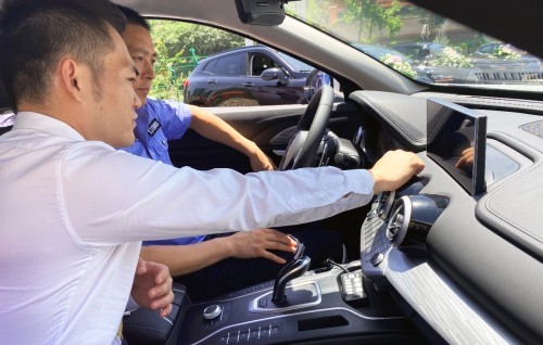 拔得头筹，VV7赢得交警队公务车采购订单